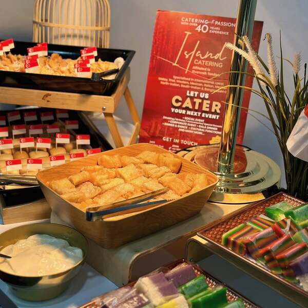 Island Caterings 11+1 COURSE